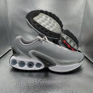 New Nike  Air Max DN  Women's Size 8.5 Shoes Metallic Silver White HJ9638-001